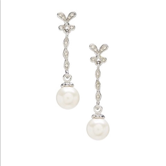 Jewelry - Pearl drop earrings